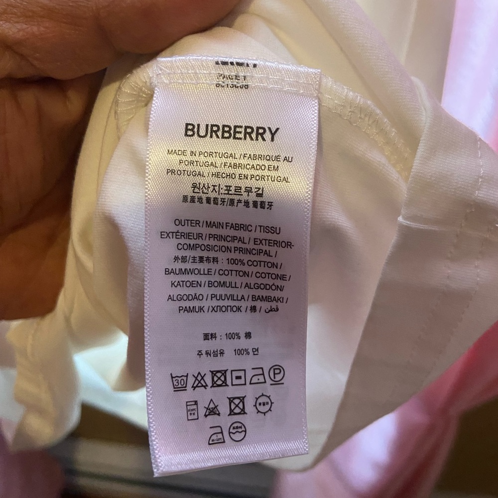 T shirt Burberry xxl,like new